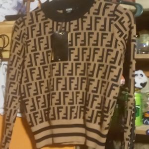 Fendi Logo sweater 100% Authentic